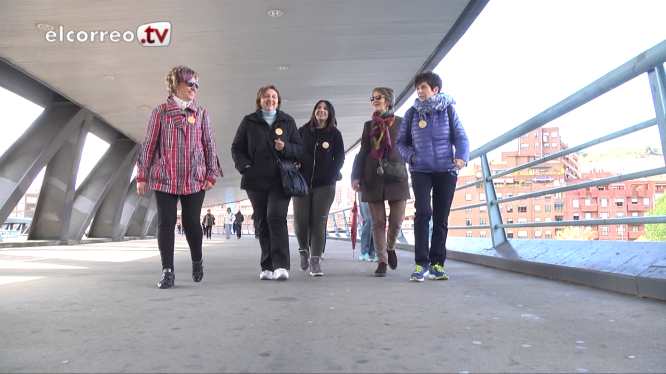 Zubirik zubi, espacio femenino plural